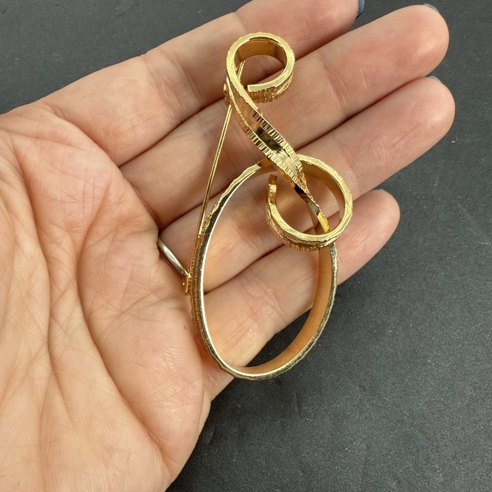 HUGE Vintage 40's Textured Gold Tone 2.5" Art Deco Swirl Design Brooch